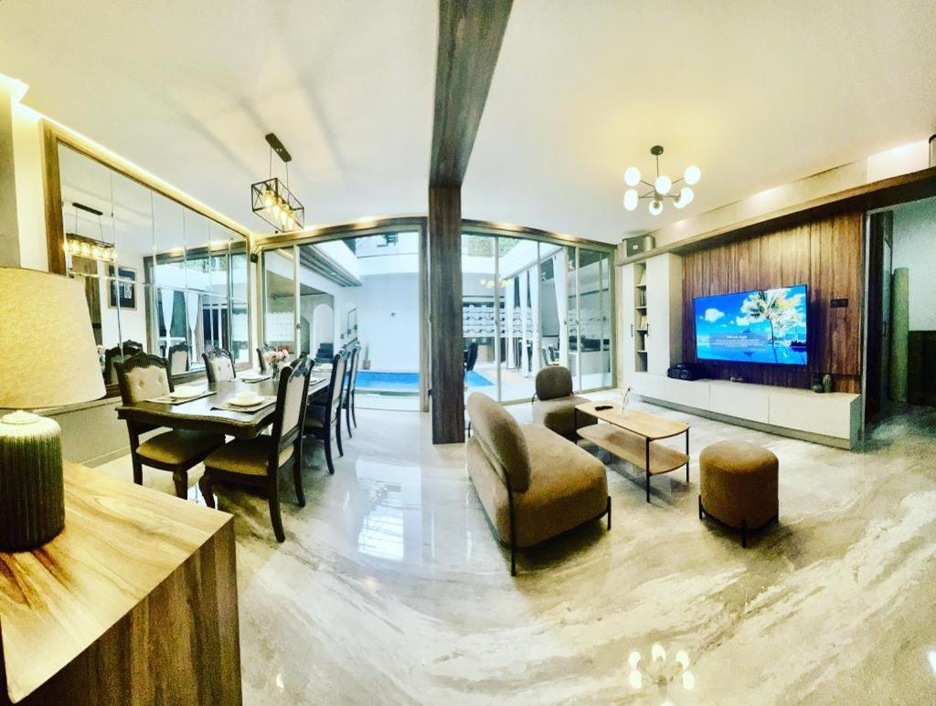 Radja House Cipaku Indah Villa Bandung Bagian luar foto