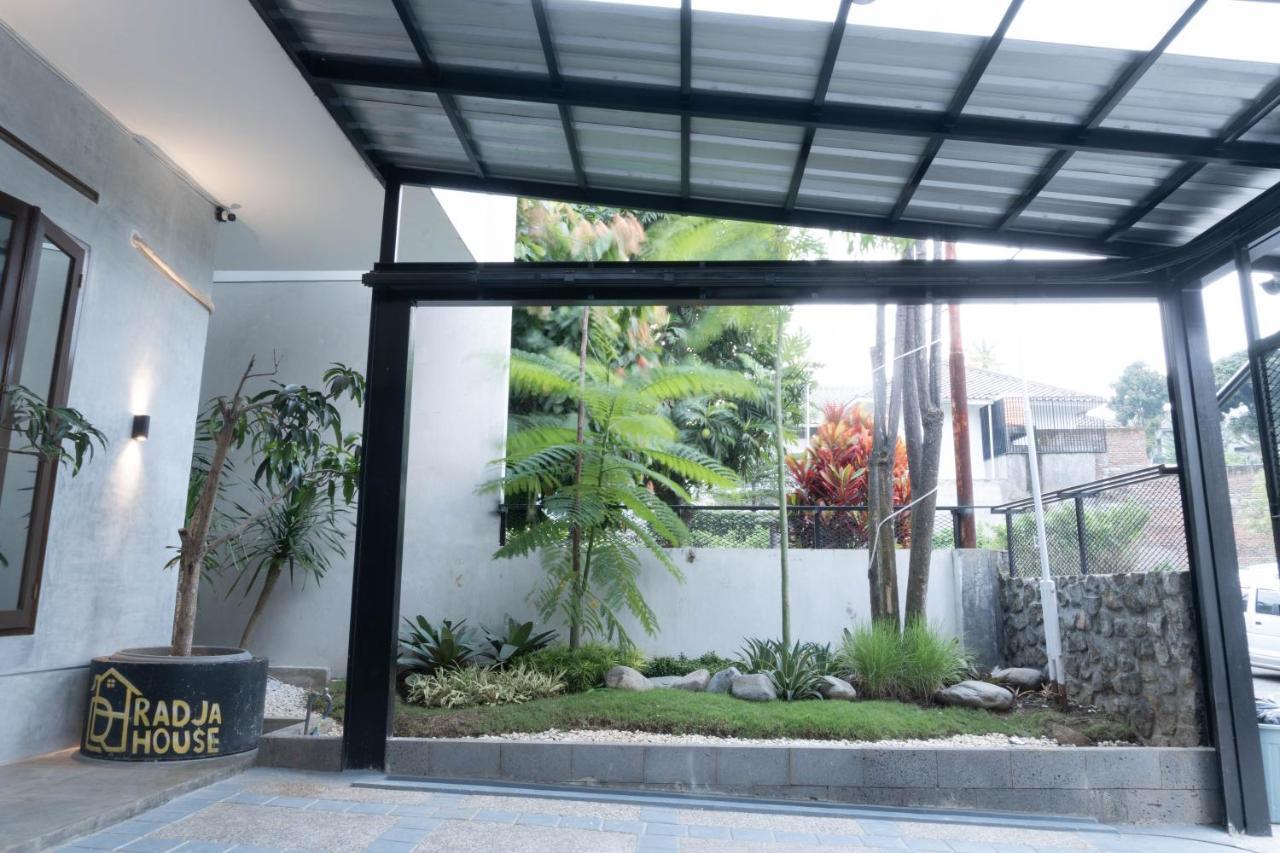 Radja House Cipaku Indah Villa Bandung Bagian luar foto